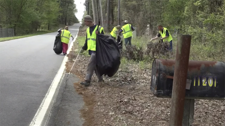 Little Rock, Arkansas Gives Homeless Jobs By Picking Up Litter And Pays $9.25/Hour